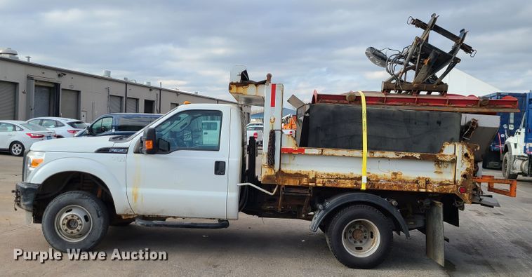 image for item DN2587 2011 Ford F350 Super Duty  dump bed pickup truck