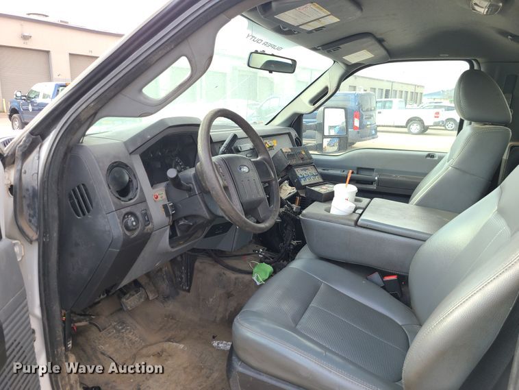 image for item DN2587 2011 Ford F350 Super Duty  dump bed pickup truck