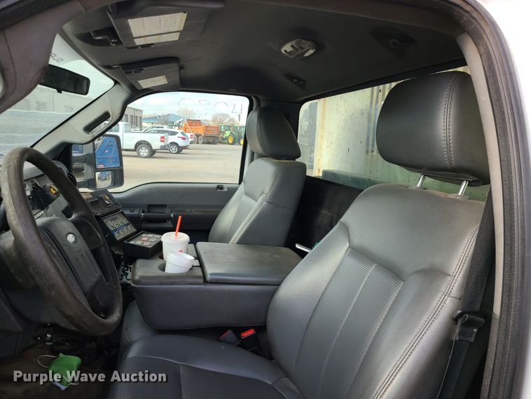 image for item DN2587 2011 Ford F350 Super Duty  dump bed pickup truck