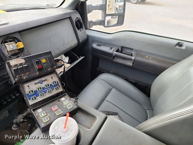 image for item DN2587 2011 Ford F350 Super Duty  dump bed pickup truck