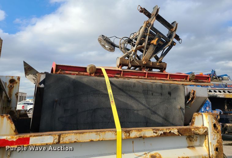 image for item DN2587 2011 Ford F350 Super Duty  dump bed pickup truck