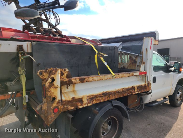 image for item DN2587 2011 Ford F350 Super Duty  dump bed pickup truck