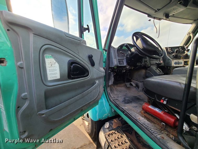 image for item DN2588 2007 International 7400  dump truck