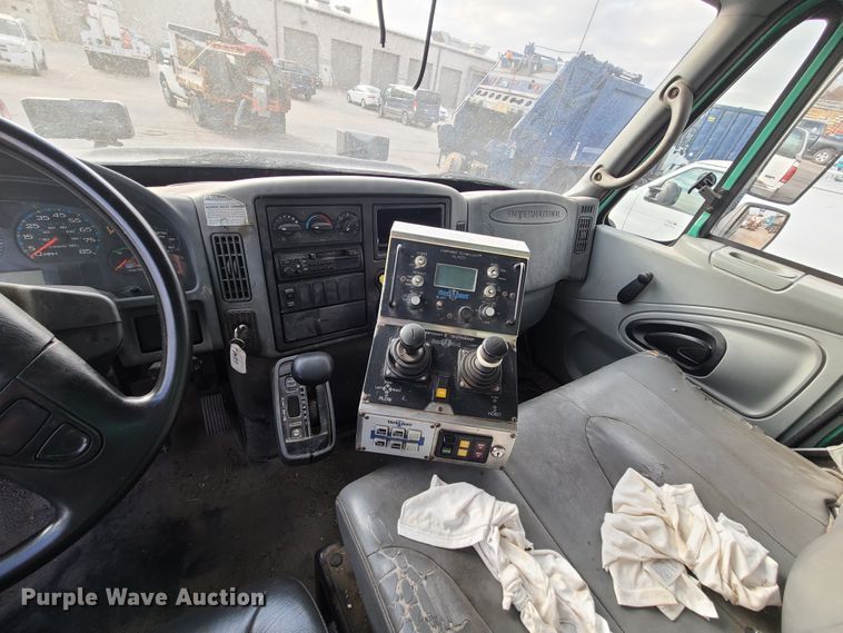 image for item DN2588 2007 International 7400  dump truck