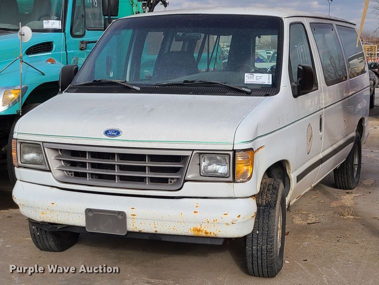 image for item DN2589 1995 Ford Club Wagon  van