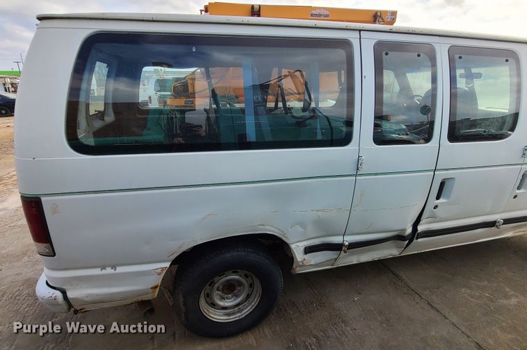 image for item DN2589 1995 Ford Club Wagon  van