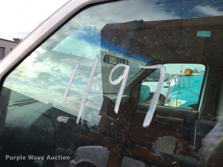 image for item DN2589 1995 Ford Club Wagon  van