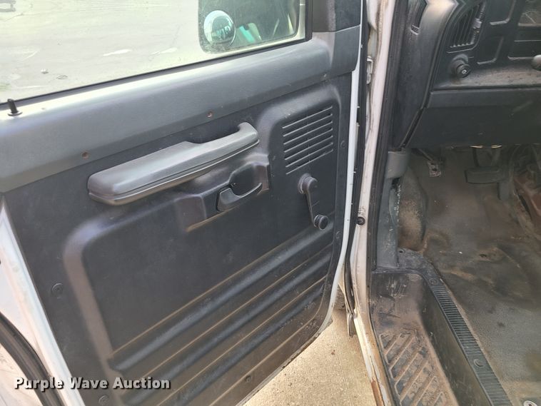 image for item DN2589 1995 Ford Club Wagon  van