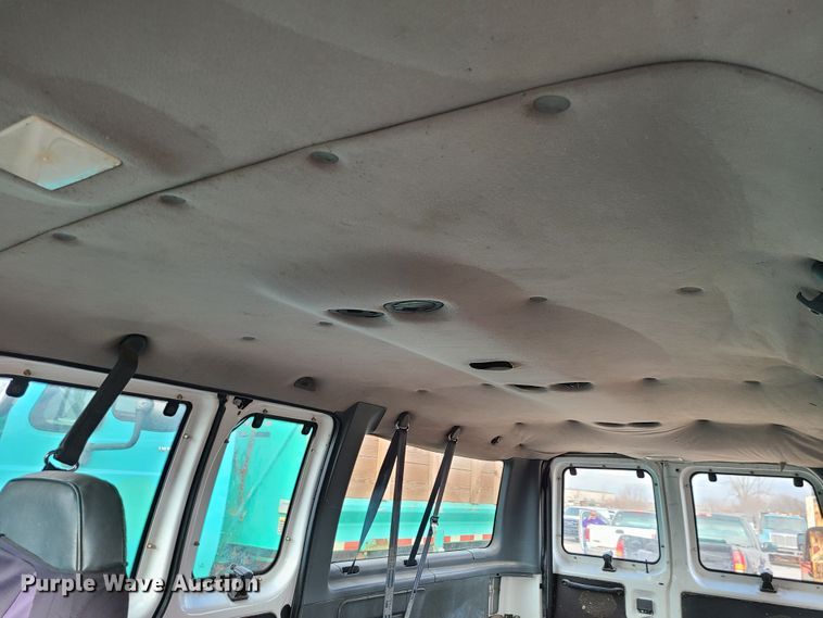 image for item DN2589 1995 Ford Club Wagon  van