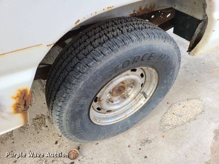 image for item DN2589 1995 Ford Club Wagon  van