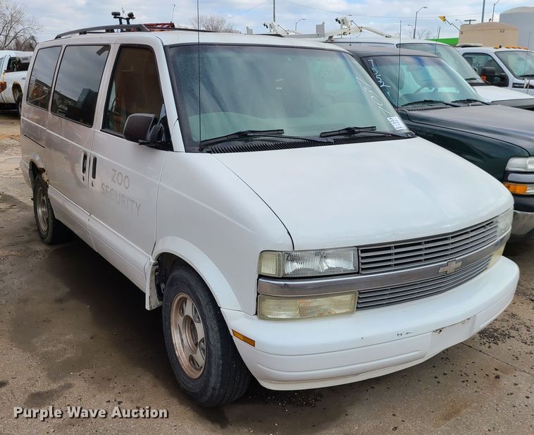 image for item DN2590 2002 Chevrolet Astro  van