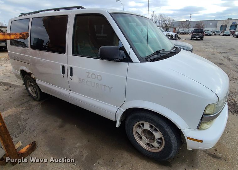 image for item DN2590 2002 Chevrolet Astro  van
