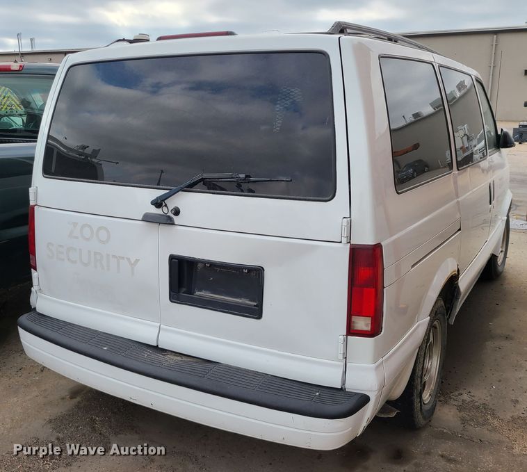 image for item DN2590 2002 Chevrolet Astro  van