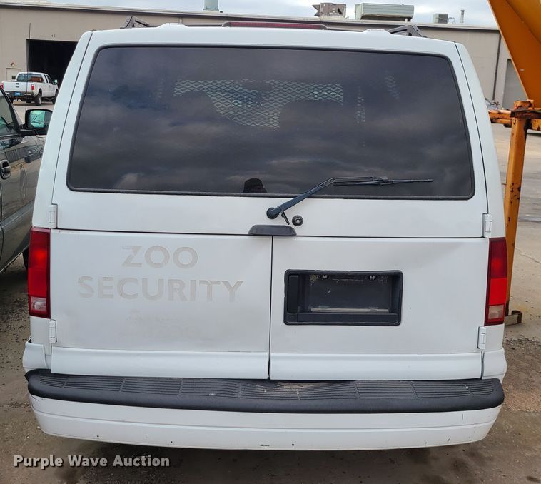 image for item DN2590 2002 Chevrolet Astro  van