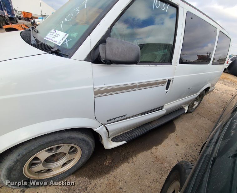 image for item DN2590 2002 Chevrolet Astro  van