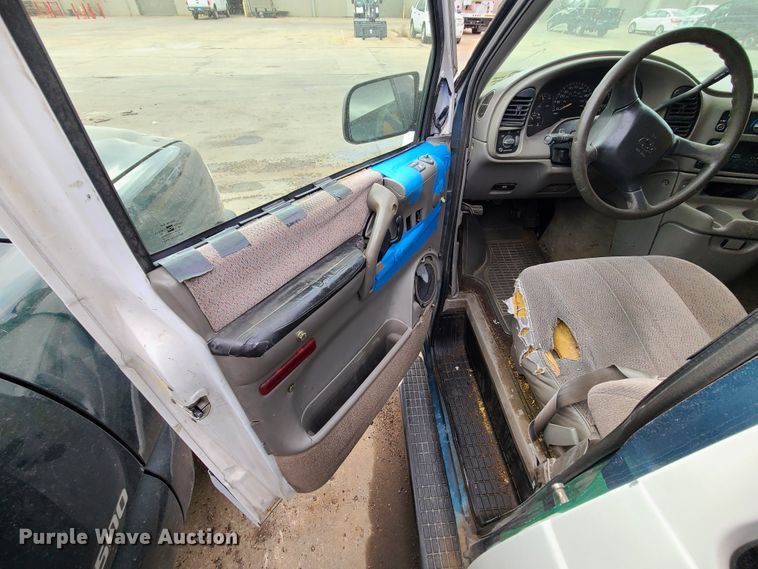 image for item DN2590 2002 Chevrolet Astro  van