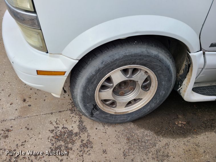 image for item DN2590 2002 Chevrolet Astro  van