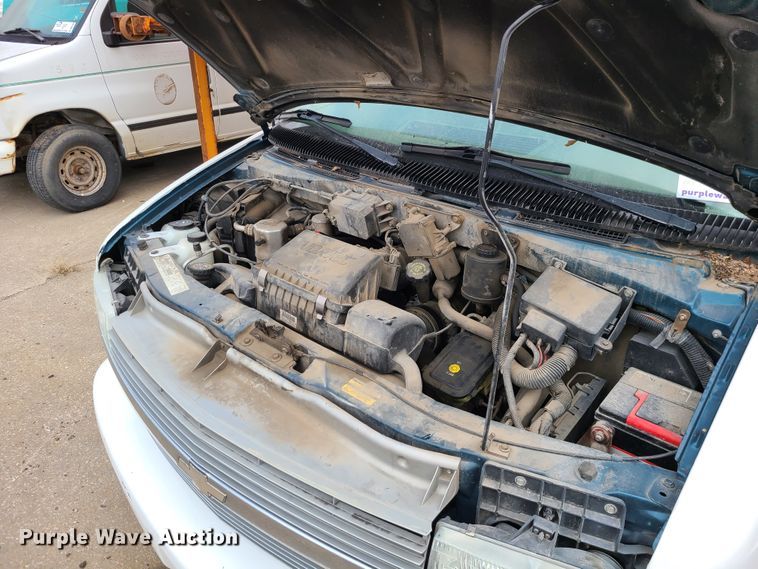 image for item DN2590 2002 Chevrolet Astro  van