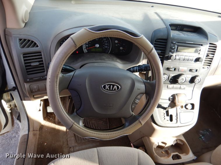 image for item DN2595 2006 Kia Sedona  van