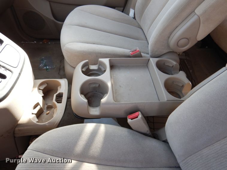 image for item DN2595 2006 Kia Sedona  van