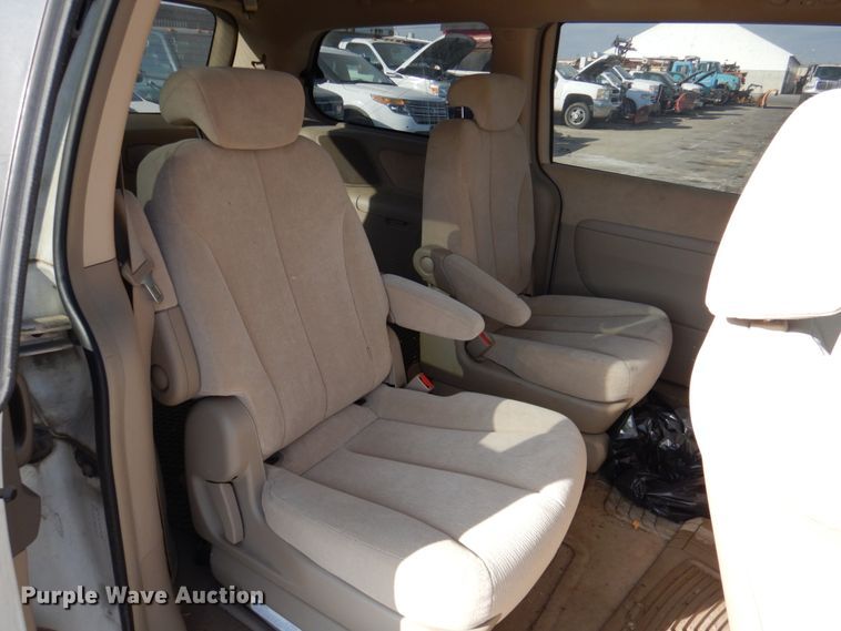 image for item DN2595 2006 Kia Sedona  van