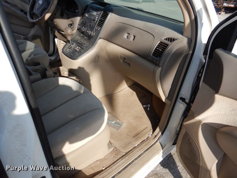 image for item DN2595 2006 Kia Sedona  van