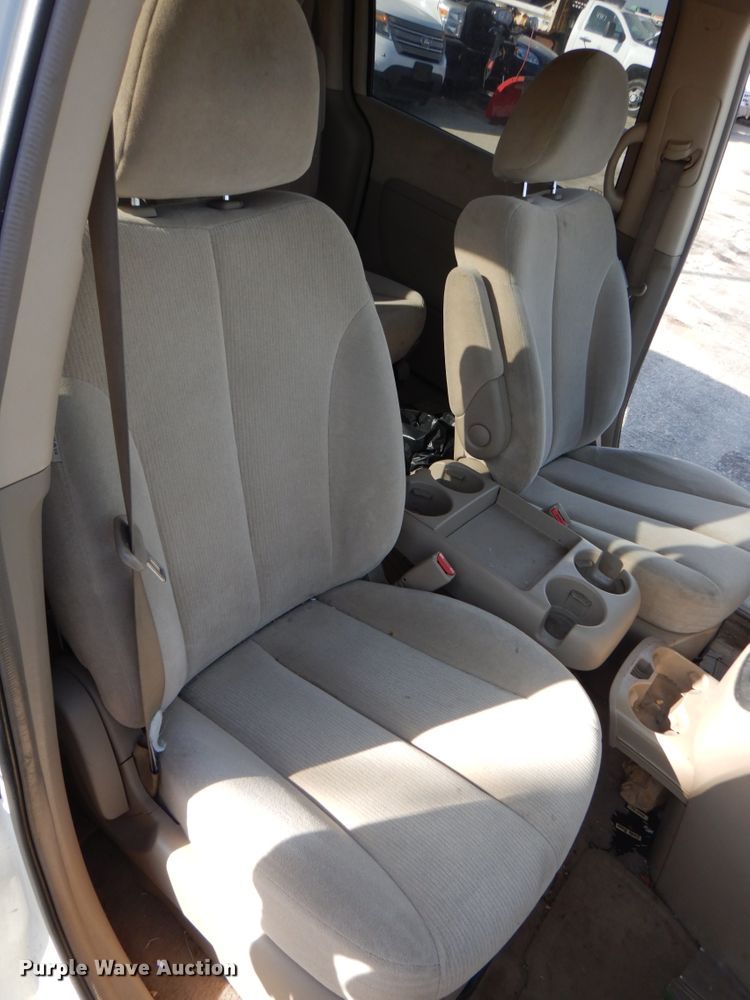 image for item DN2595 2006 Kia Sedona  van