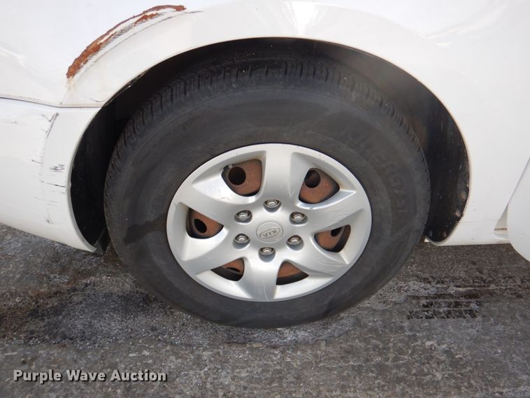 image for item DN2595 2006 Kia Sedona  van