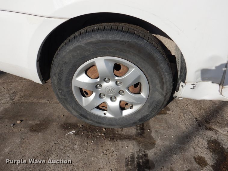 image for item DN2595 2006 Kia Sedona  van