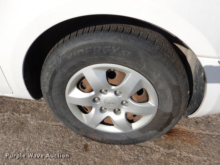 image for item DN2595 2006 Kia Sedona  van