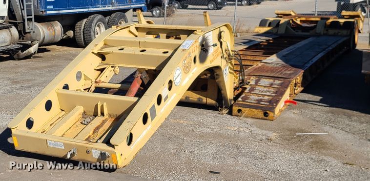 image for item DN2596 2000 Fontaine TB35NGB  lowboy equipment trailer