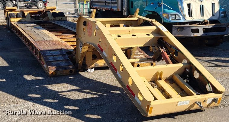 image for item DN2596 2000 Fontaine TB35NGB  lowboy equipment trailer