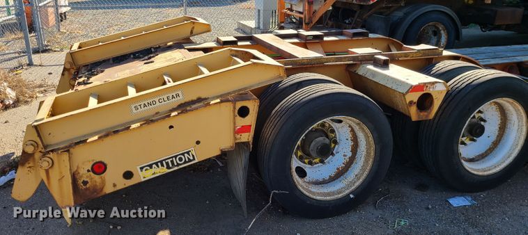 image for item DN2596 2000 Fontaine TB35NGB  lowboy equipment trailer