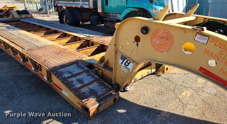 image for item DN2596 2000 Fontaine TB35NGB  lowboy equipment trailer