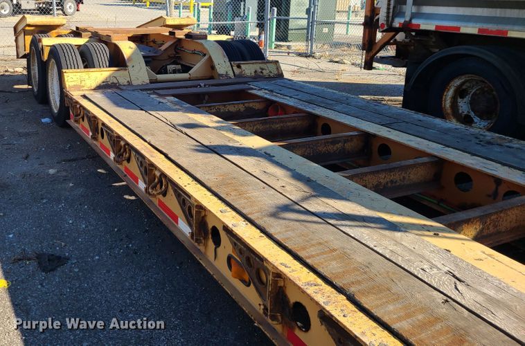 image for item DN2596 2000 Fontaine TB35NGB  lowboy equipment trailer