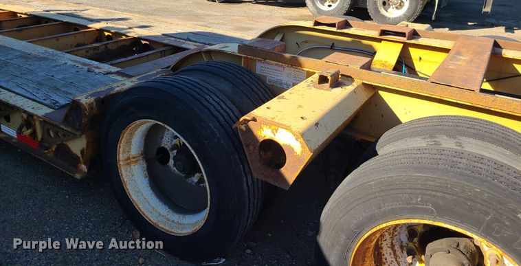 image for item DN2596 2000 Fontaine TB35NGB  lowboy equipment trailer