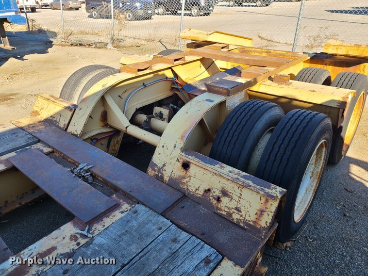 image for item DN2596 2000 Fontaine TB35NGB  lowboy equipment trailer