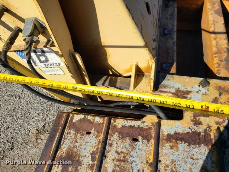 image for item DN2596 2000 Fontaine TB35NGB  lowboy equipment trailer