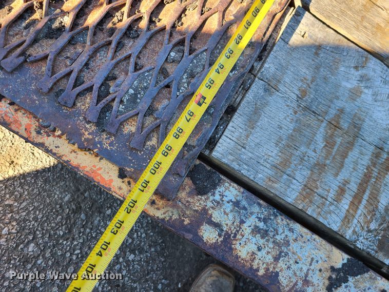 image for item DN2596 2000 Fontaine TB35NGB  lowboy equipment trailer