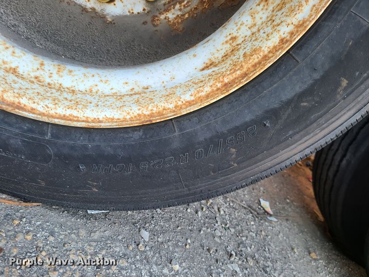 image for item DN2596 2000 Fontaine TB35NGB  lowboy equipment trailer