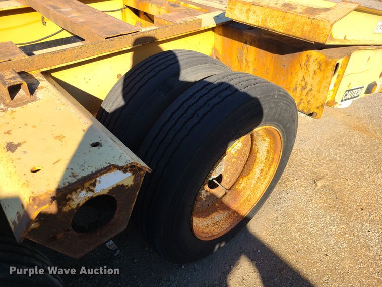 image for item DN2596 2000 Fontaine TB35NGB  lowboy equipment trailer