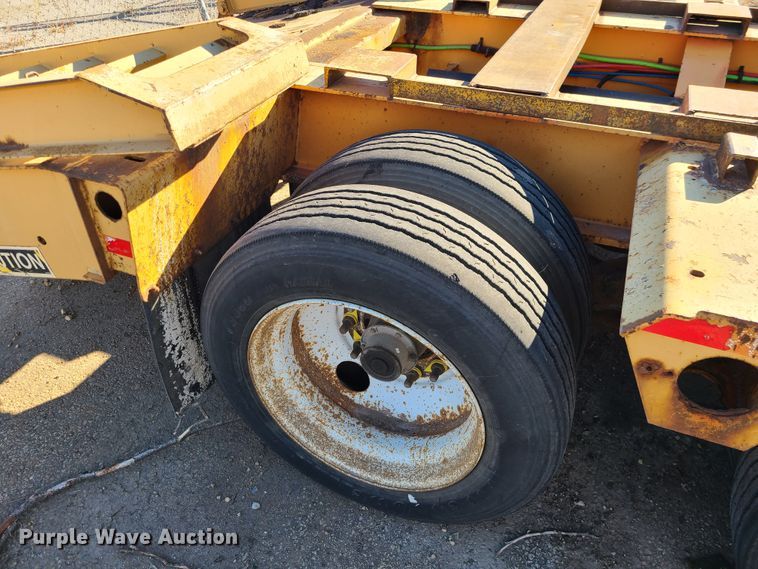 image for item DN2596 2000 Fontaine TB35NGB  lowboy equipment trailer