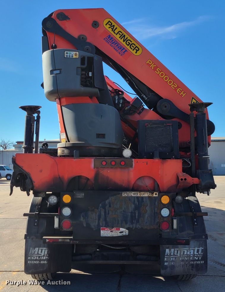 image for item DN2597 2012 International WorkStar 7500  crane truck