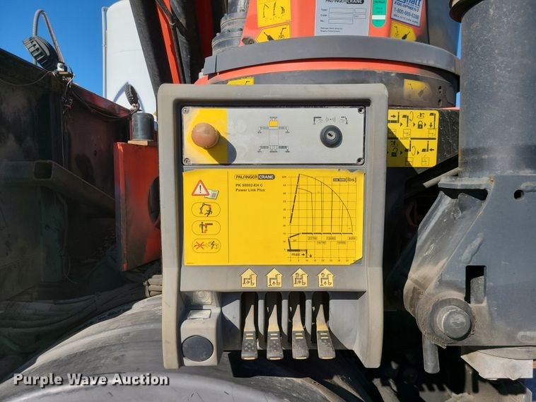 image for item DN2597 2012 International WorkStar 7500  crane truck