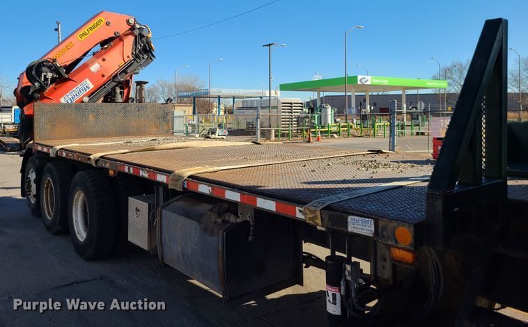 image for item DN2597 2012 International WorkStar 7500  crane truck