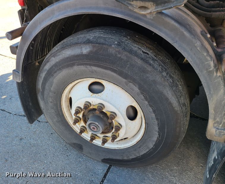 image for item DN2597 2012 International WorkStar 7500  crane truck