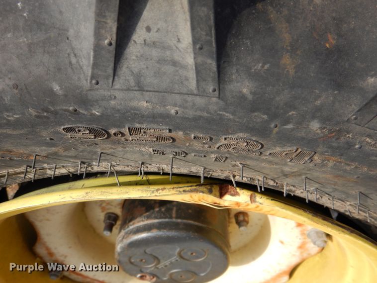 image for item DN2598 2006 John Deere 5325  MFWD tractor