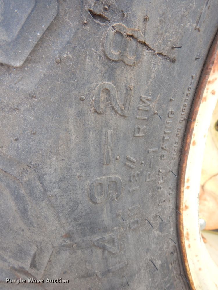 image for item DN2598 2006 John Deere 5325  MFWD tractor