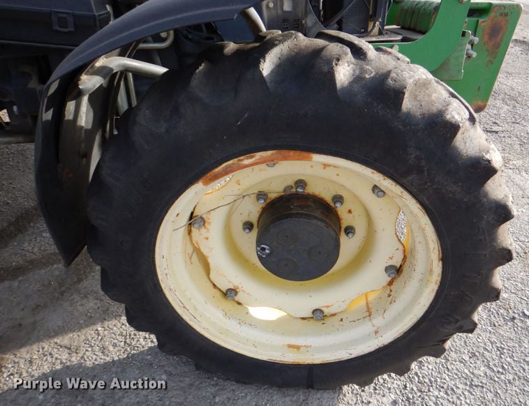 image for item DN2598 2006 John Deere 5325  MFWD tractor