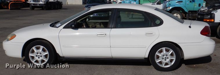image for item DN2599 2007 Ford Taurus SE